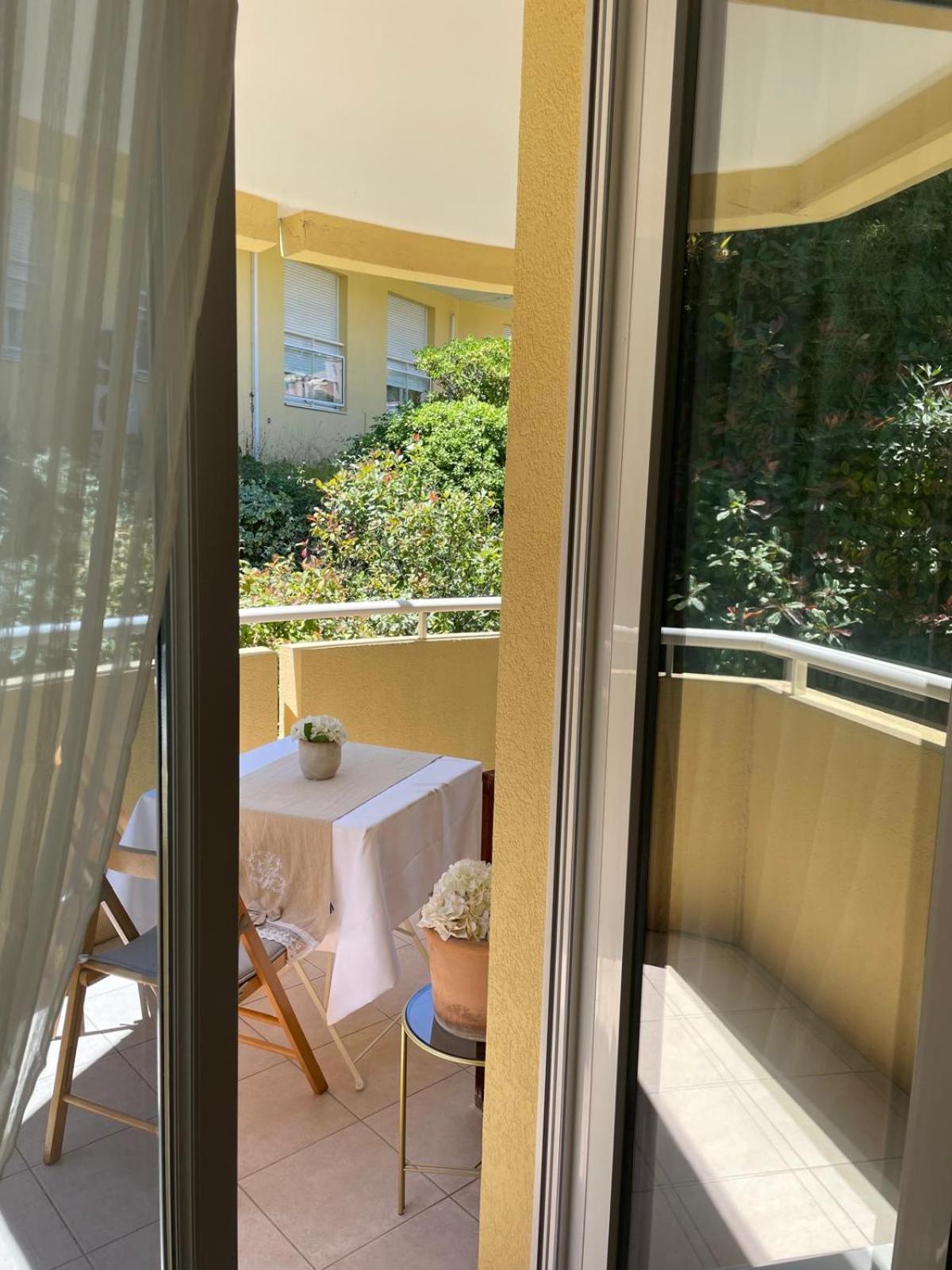 Grace & Breakfast Beausoleil Exterior foto
